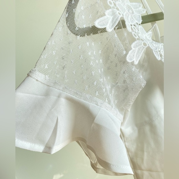White summer top, lace sleeves, off shoulder, embroidered flowers Size L NWOT - Picture 4 of 11